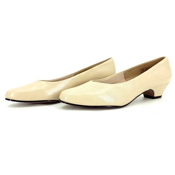 Soft Style EUC Women's 7.5 USA Style# H79652 Slip On Low Heel Cream Pumps - Picture 4 of 12